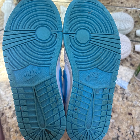 Nike women’s Jordans size 8 EUR 39 - Picture 3 of 5